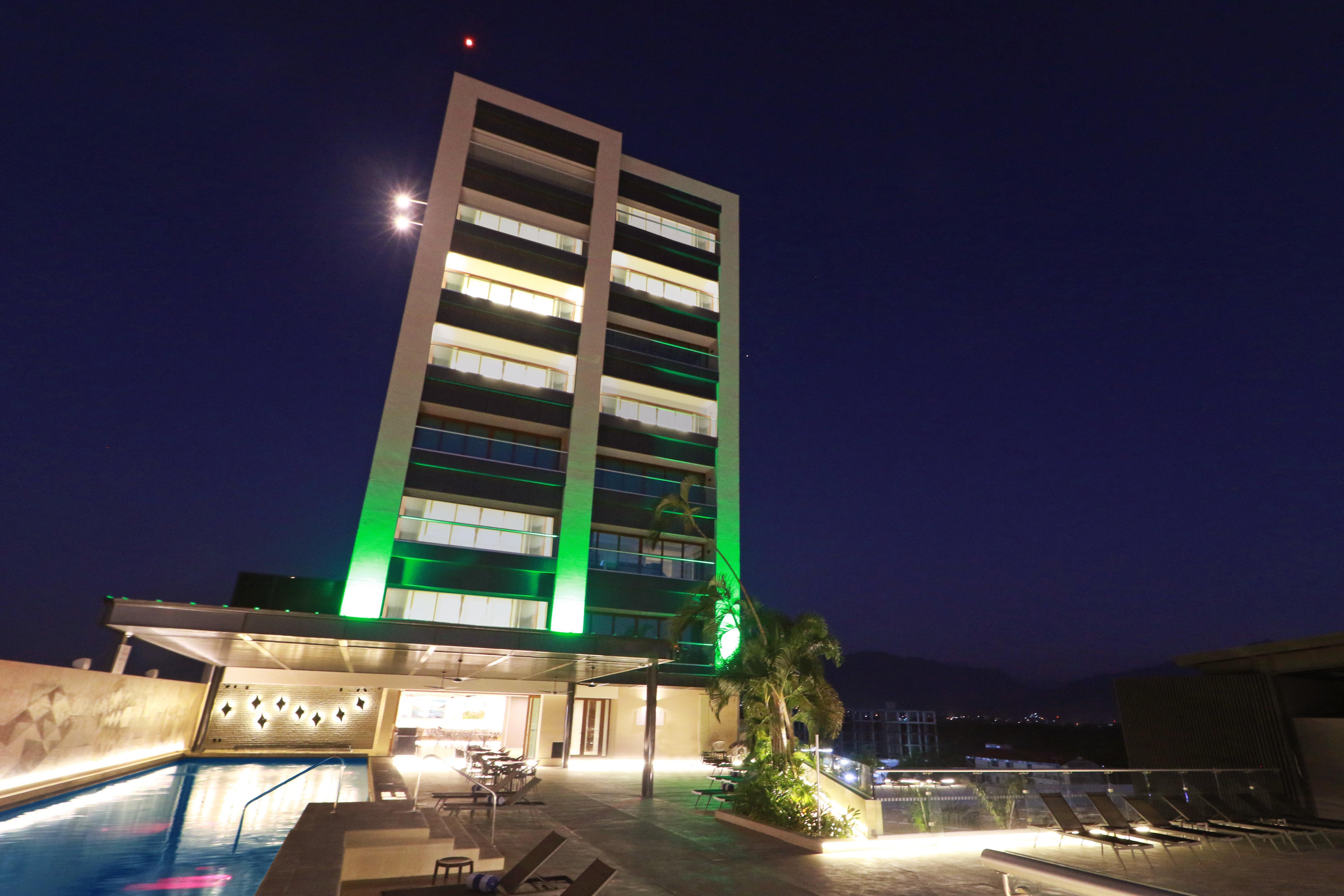 Holiday Inn & Suites - Puerto Vallarta Marina & Golf By Ihg Exterior foto